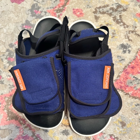 Sandal nike jordan just wore a couple time - Picture 1 of 5